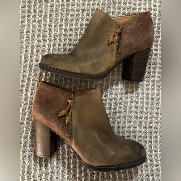 Sperry Top-Sider Women's Dasher Lille Ankle Bootie in Color Khaki Size 8 - Picture 1 of 13